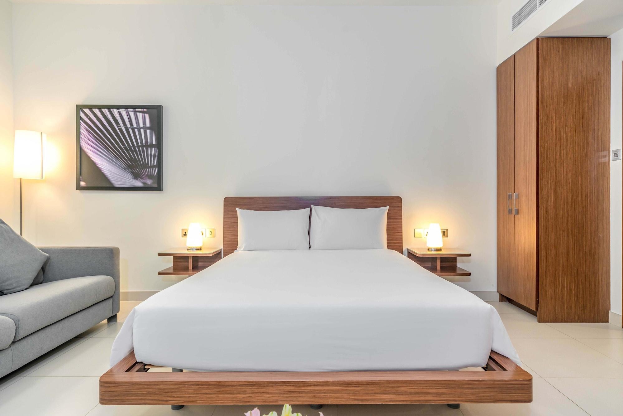 Adagio Al Bustan 4*
